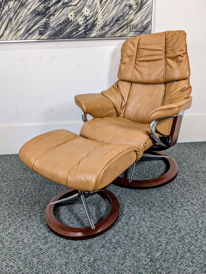 Ekornes Stressless Reno Collection Leather Lounge Chair Recliner & Ottoman