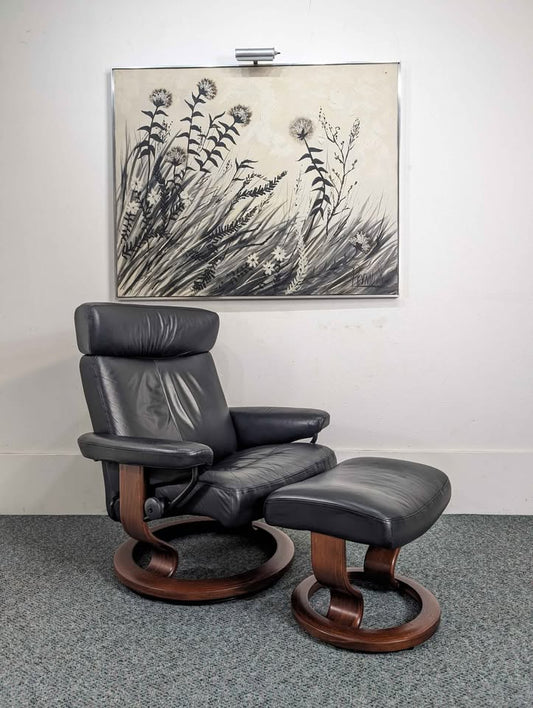 Ekornes Stressless Black Leather Lounge Chair Recliner & Ottoman