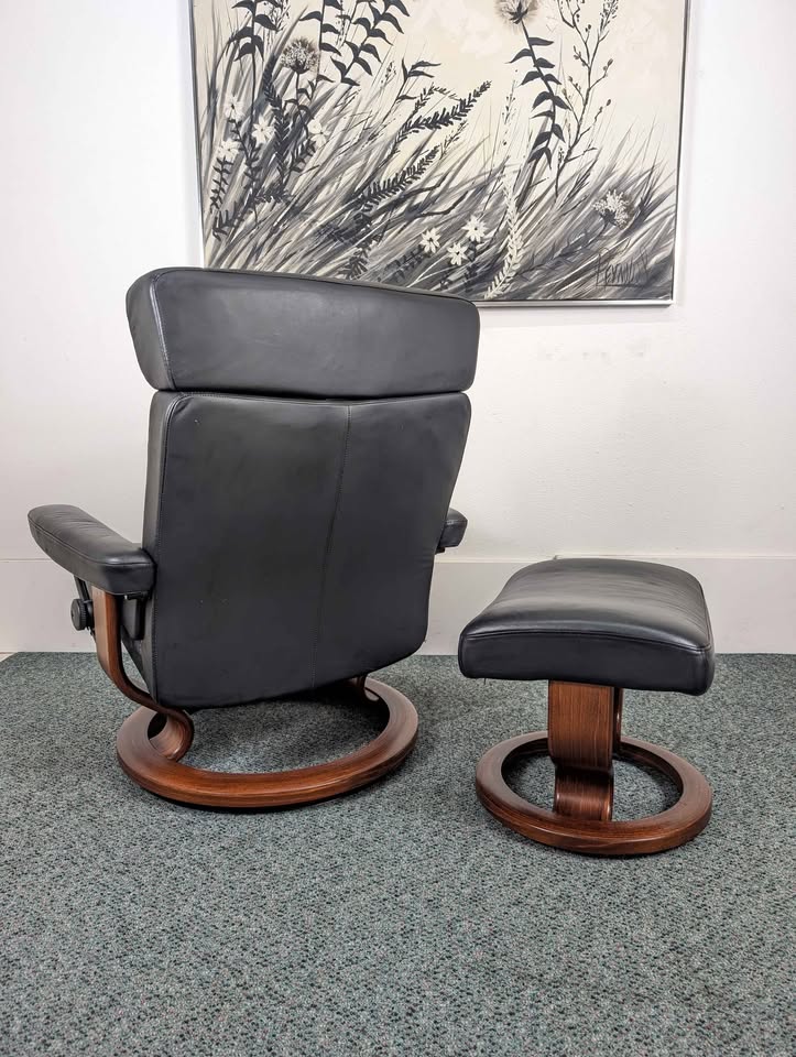 Ekornes Stressless Black Leather Lounge Chair Recliner & Ottoman