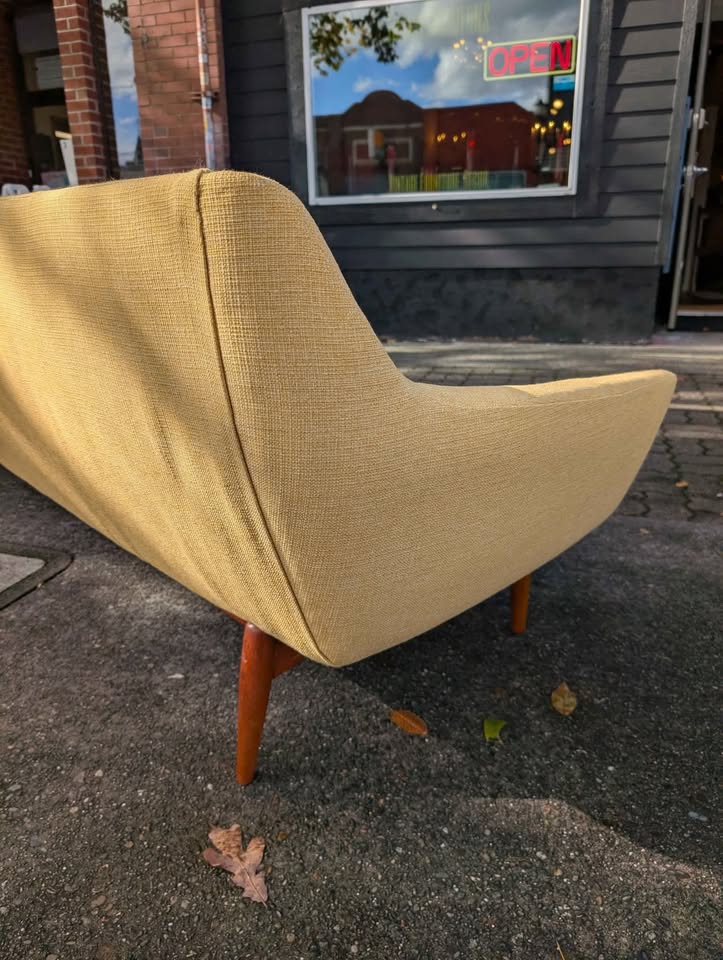 Gorgeous Scandinavian Sofa by Gerhard Berg for Lk Hjelle