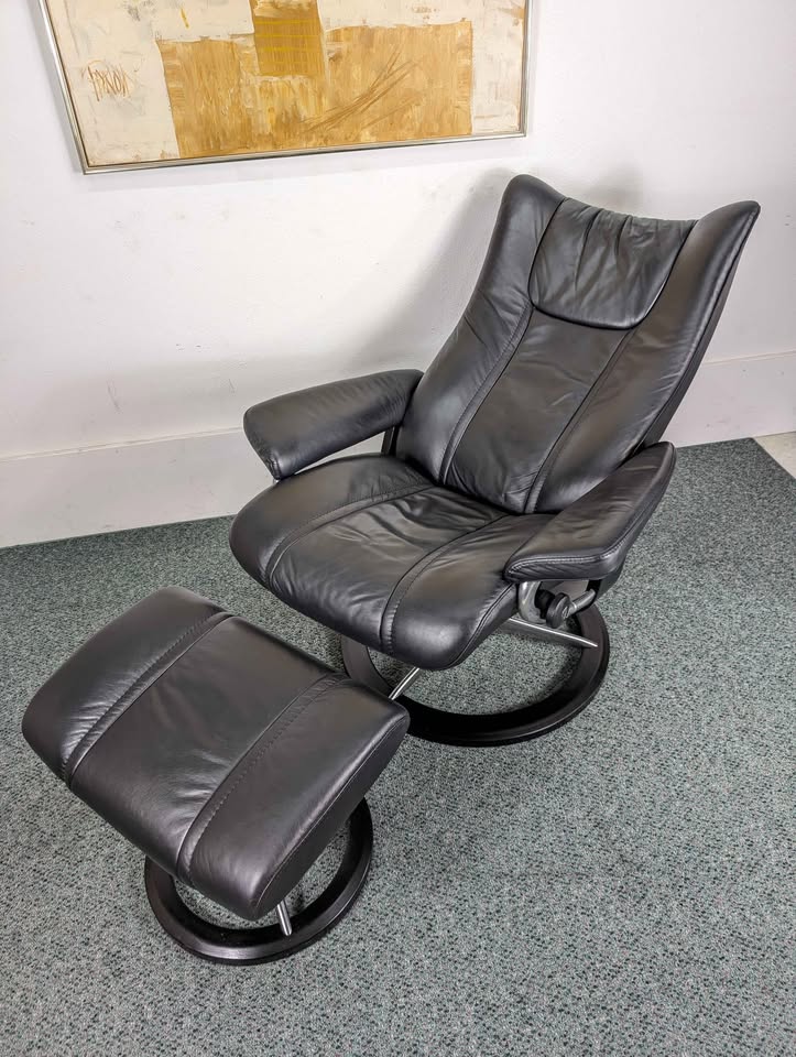 Ekornes Stressless Black Leather Lounge Chair Recliner & Ottoman