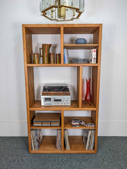 Vintage MCM Oak Wood Record Player Media Stand & Vinyl Storage Shelf