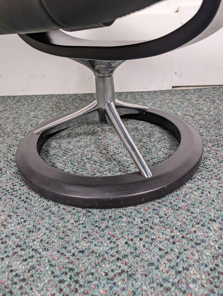 Ekornes Stressless Black Leather Signature Base Lounge Chair Ottoman