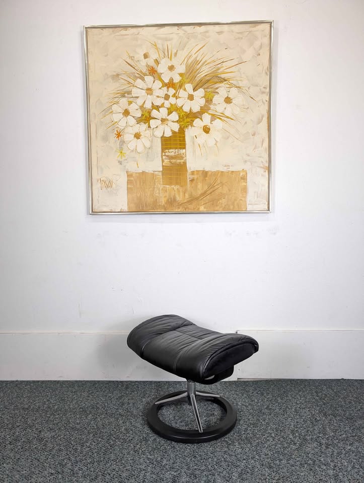 Ekornes Stressless Black Leather Signature Base Lounge Chair Ottoman