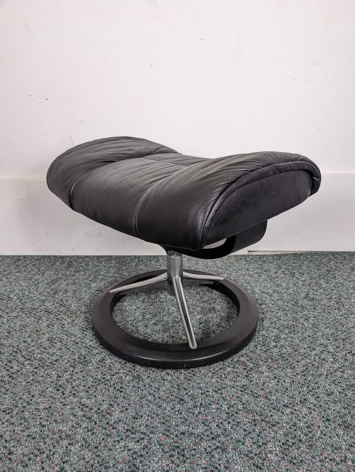 Ekornes Stressless Black Leather Signature Base Lounge Chair Ottoman