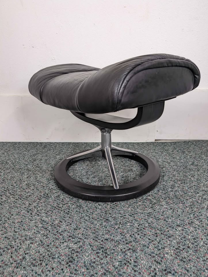 Ekornes Stressless Black Leather Signature Base Lounge Chair Ottoman