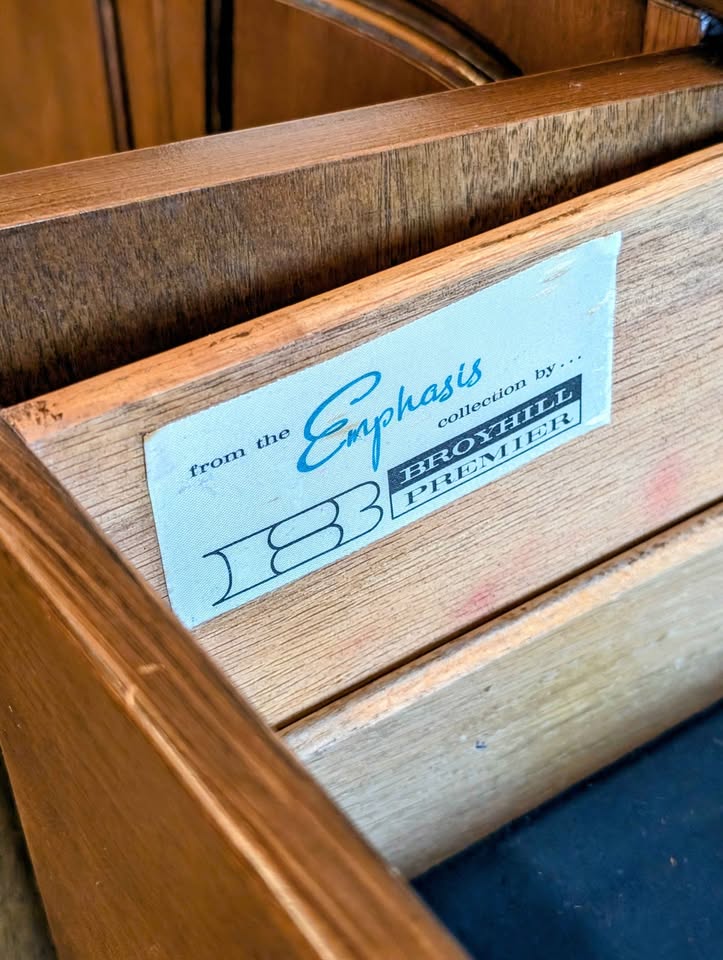 Large MCM Vintage Emphasis Collection Walnut Credenza by Broyhill