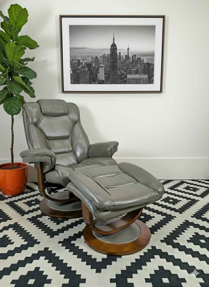 Stressless Style Grey Leather Lounge Chair & Ottoman by Faringdon for Macy's