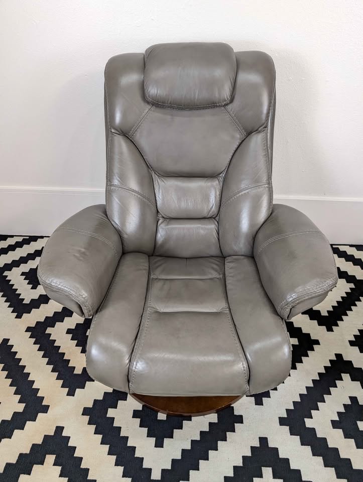 Stressless Style Grey Leather Lounge Chair & Ottoman by Faringdon for Macy's