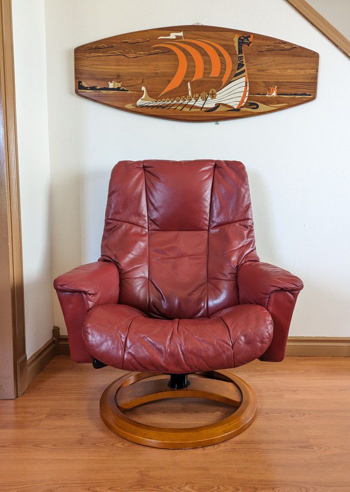 Large Ekornes Stressless Style Leather & Teak Lounge Chair Recliner & Ottoman by IMG of Norway