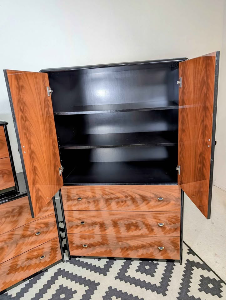 Lacquered Vintage Italian Art Deco 6 Piece King Bedroom Set