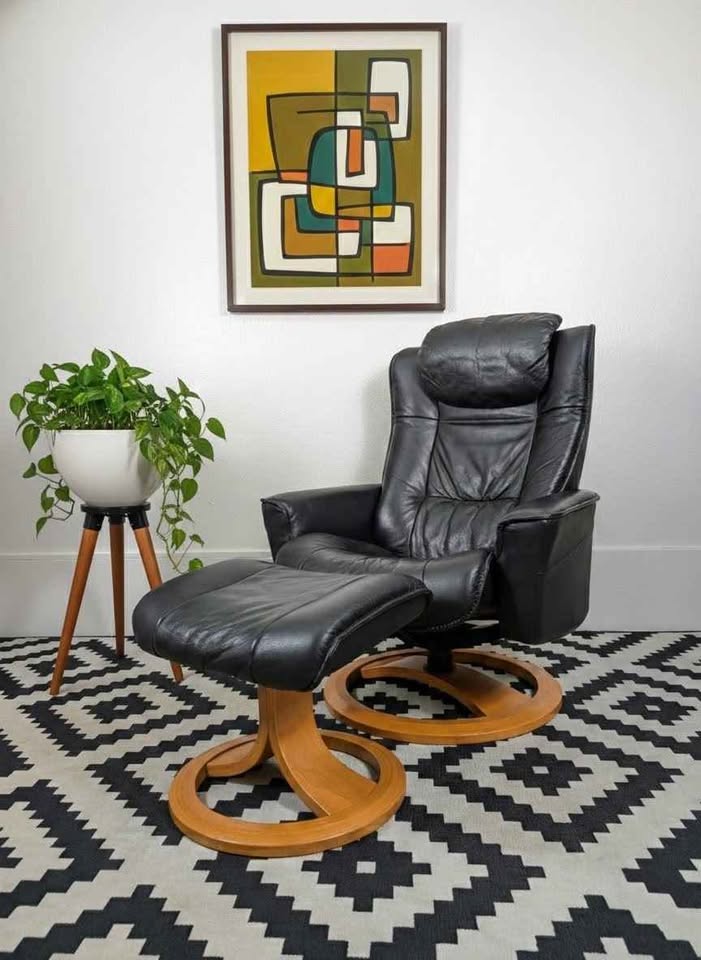 Black Leather Lounge Chair Recliner by IMG / An Ekornes Stressless Company