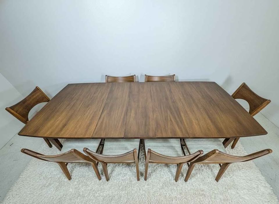 MCM Saga Collection Dining Table Set by Broyhill