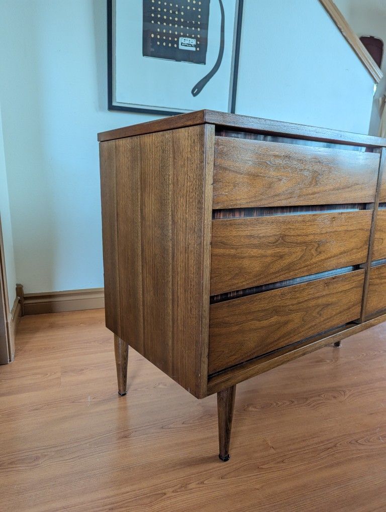 Mid Century Modern 9 Drawer Walnut Dresser by Bassett
