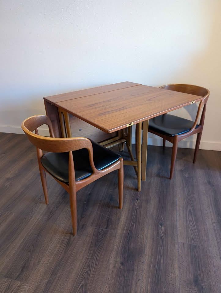 MCM Scandinavian Teak Drop-Leaf Dining Table by Bendt Winge