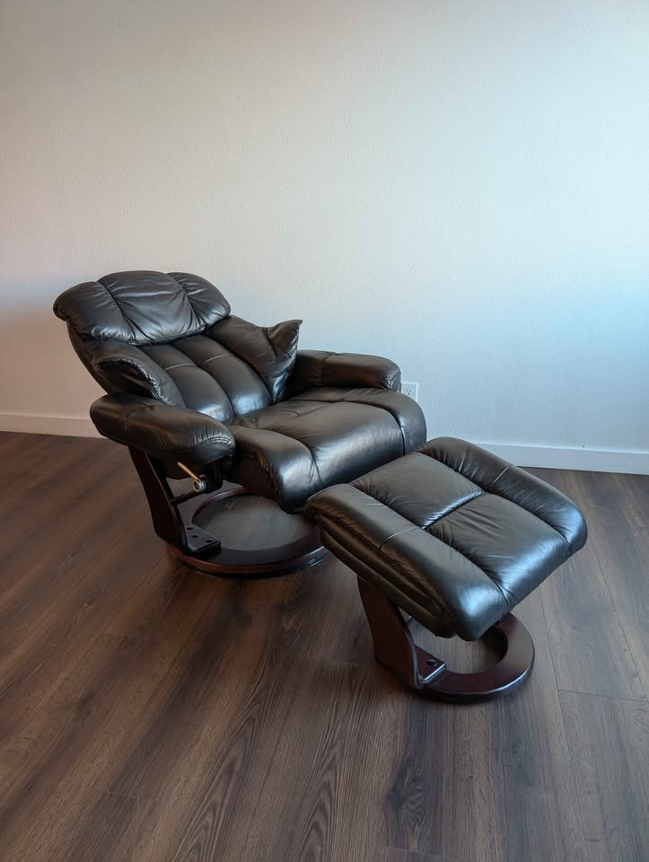 Black Leather Benchmaster Recliner & Ottoman