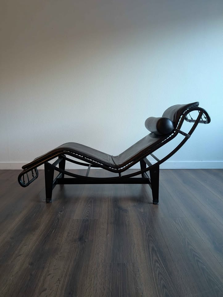 MCM Vintage Black Leather LC4 Style Chaise Lounge Chair