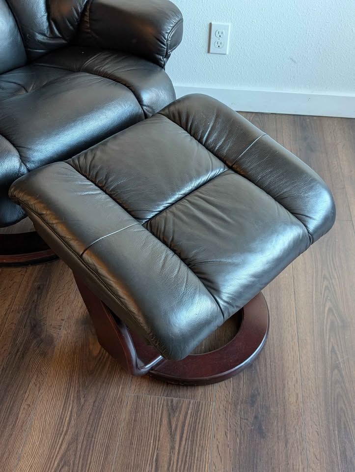 Black Leather Benchmaster Recliner & Ottoman
