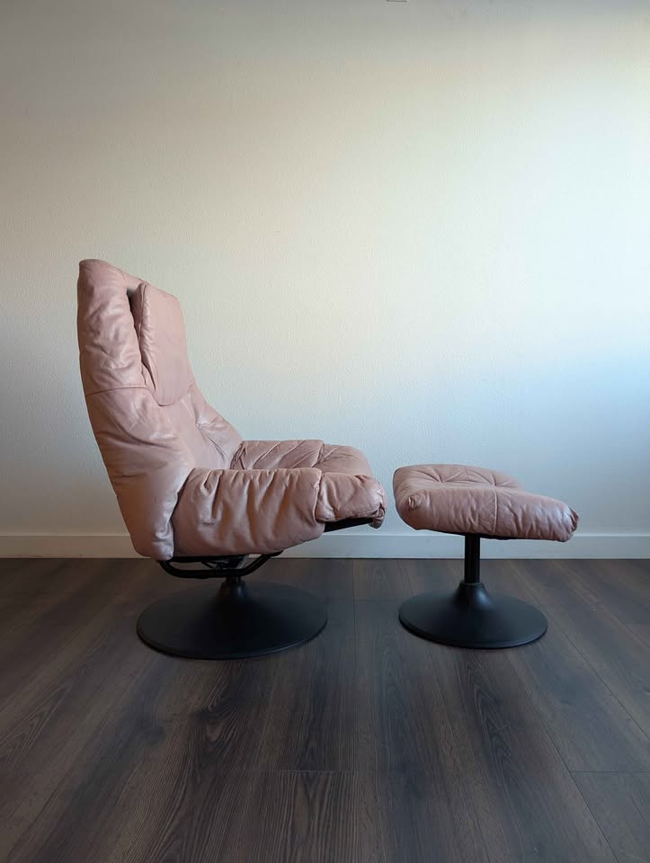 Vintage Mauve Leather Ekornes Stressless Recliner & Ottoman