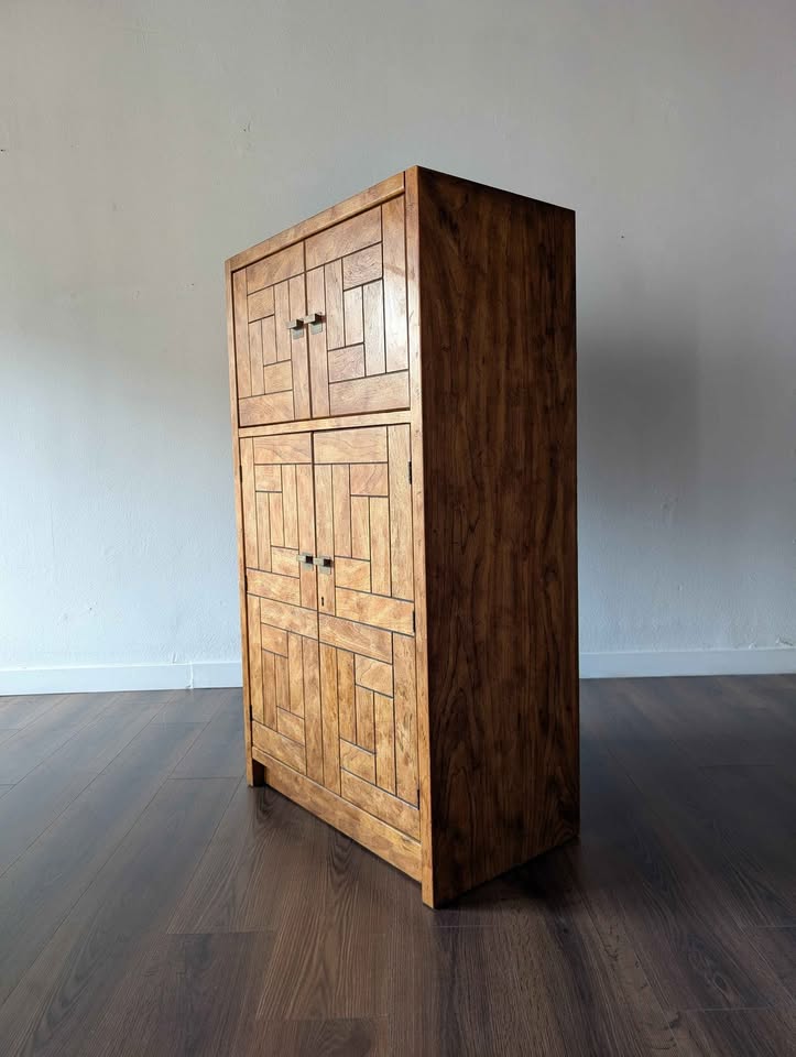 MCM Woodbriar Collection Light Up Bar Cabinet by Drexel