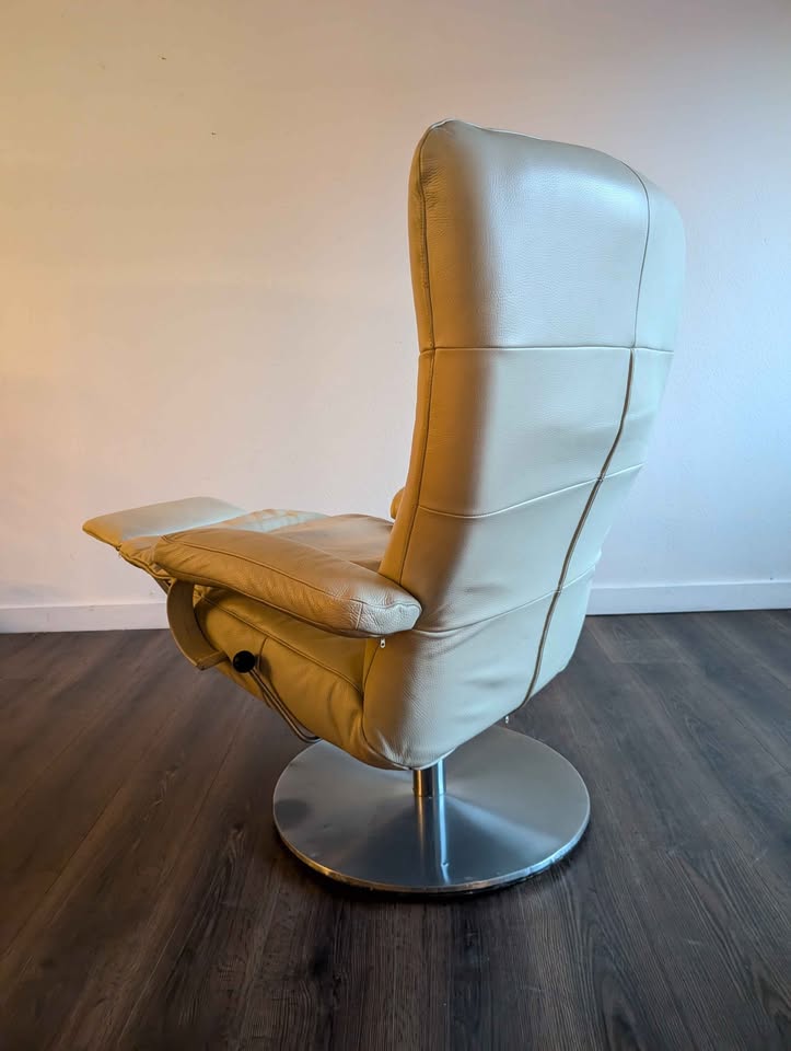 Sumi Collection Recliner by Lafer