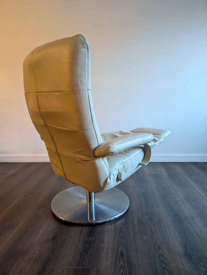 Sumi Collection Recliner by Lafer