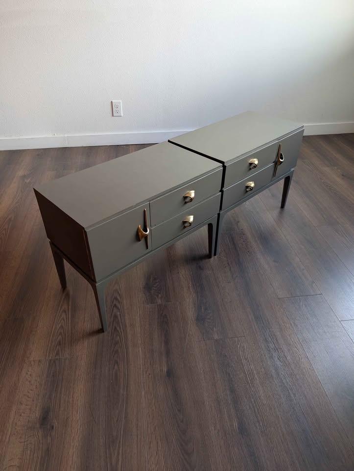 MCM Pair Nightstands Amazing Hardware
