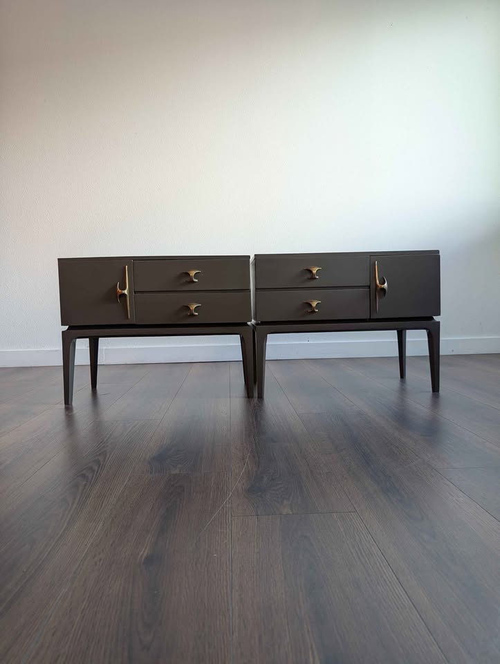 MCM Pair Nightstands Amazing Hardware