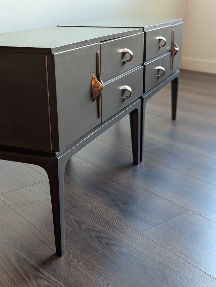 MCM Pair Nightstands Amazing Hardware