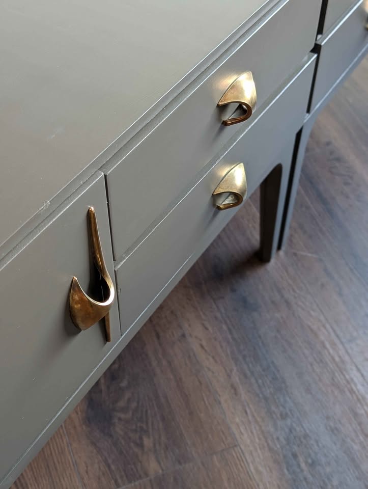 MCM Pair Nightstands Amazing Hardware