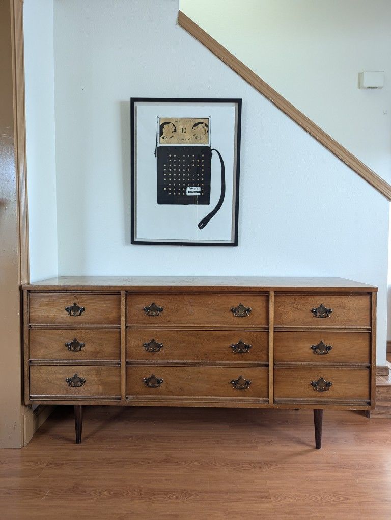 Mid Century Modern Dixie 9 Drawer Lowboy Dresser