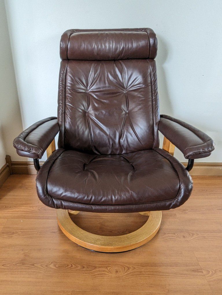 Vintage Ekornes Stressless Leather Lounge Chair Recliner & Ottoman