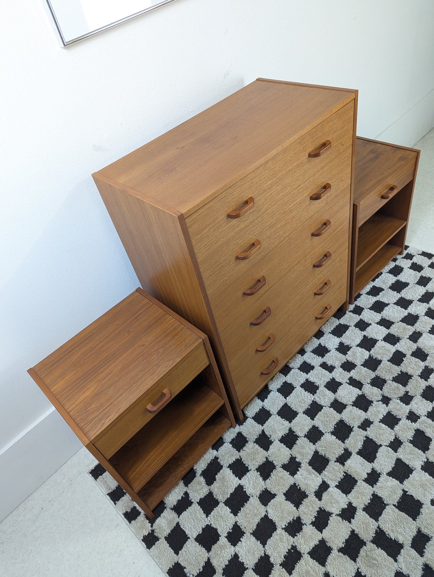 Danish Modern Teak 6 Drawer Dresser & Matching Pair of Nightstands