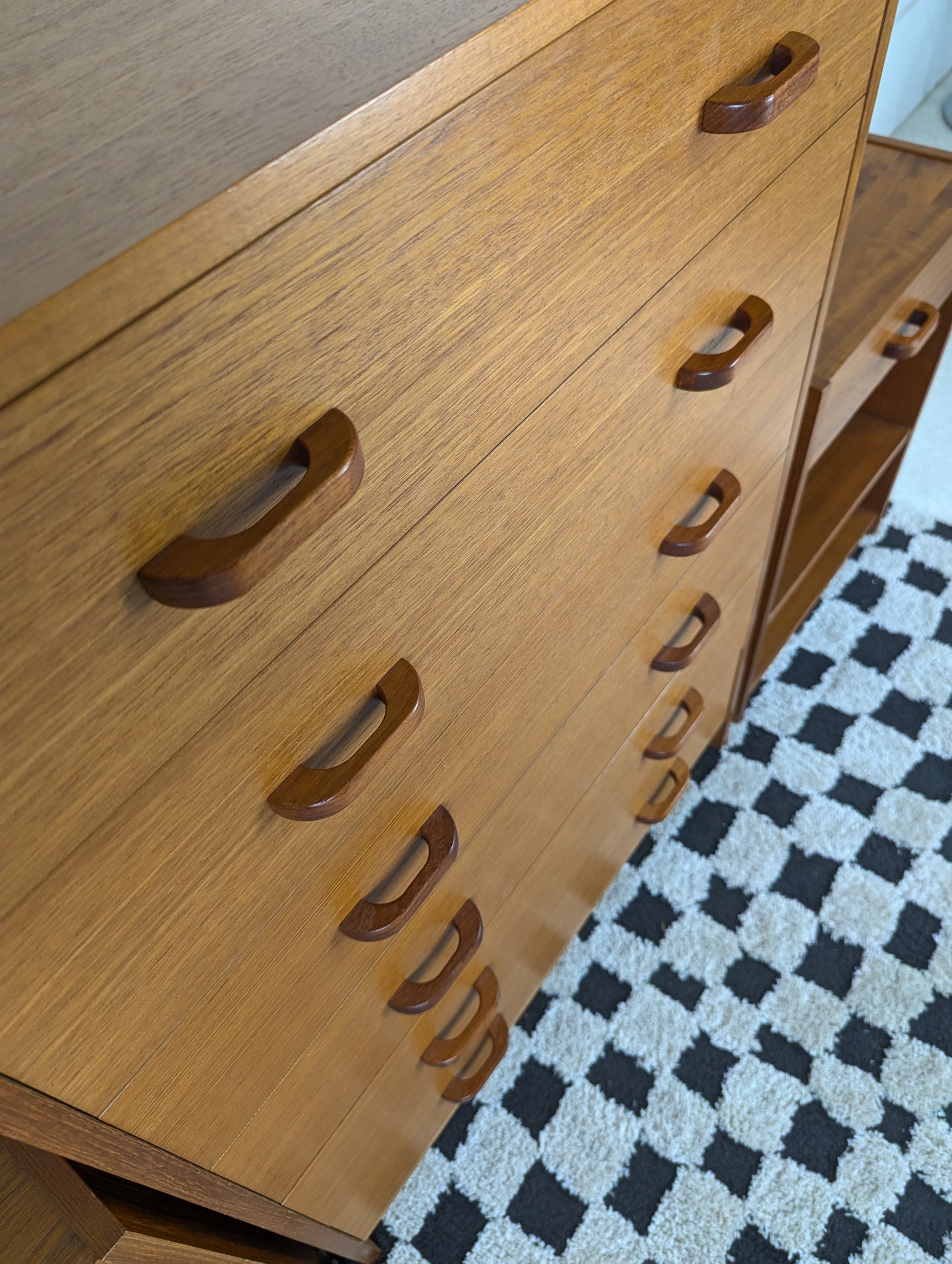 Danish Modern Teak 6 Drawer Dresser & Matching Pair of Nightstands