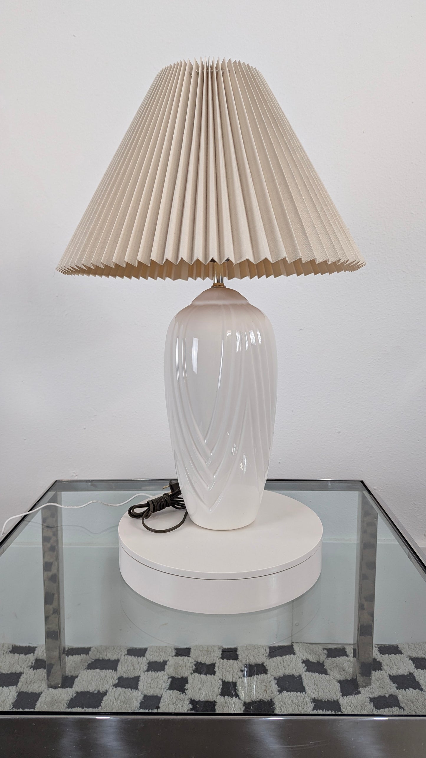 Vintage Postmodern Art Deco White Swirl Organic Wave Table Lamp