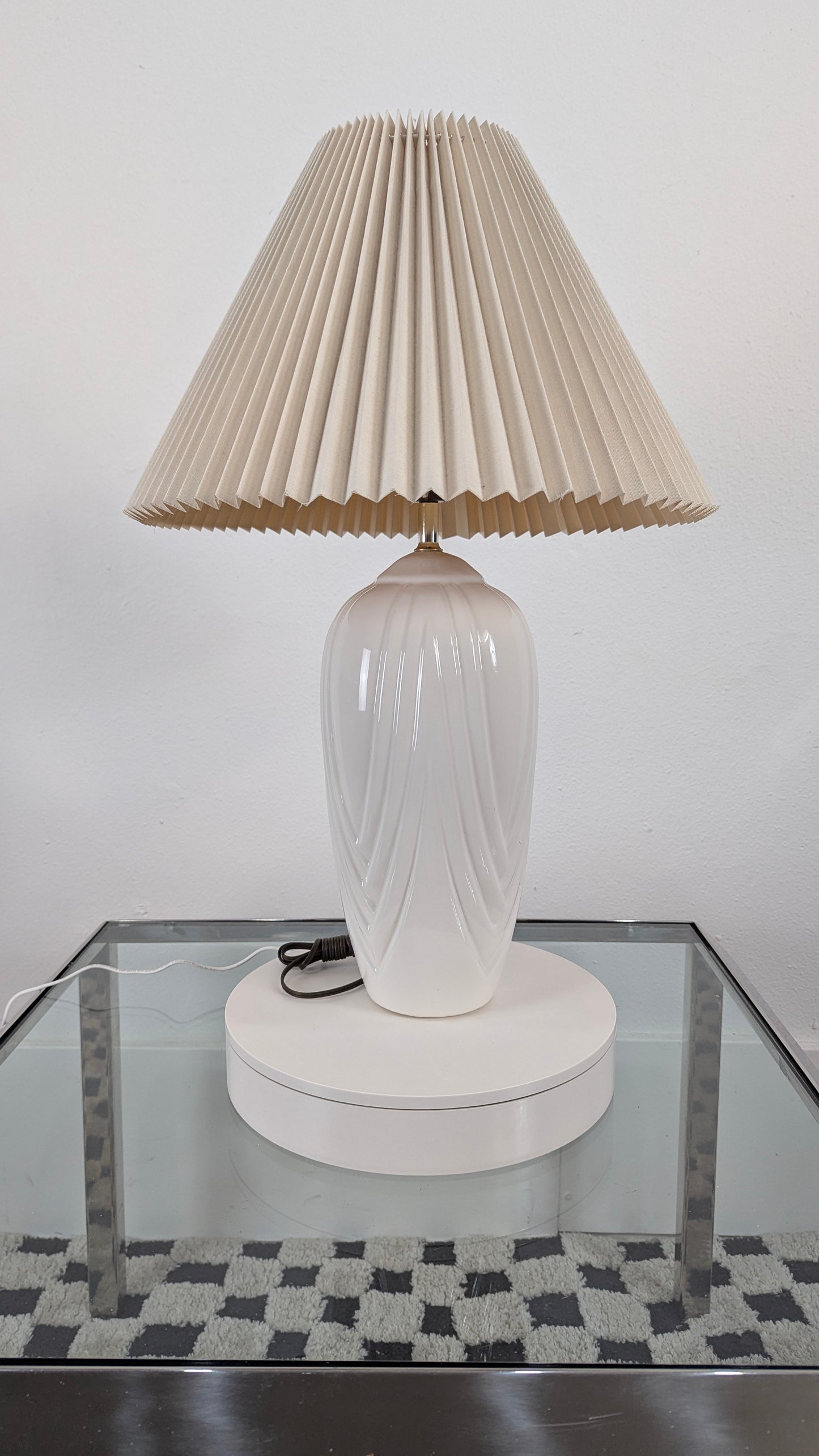 Vintage Postmodern Art Deco White Swirl Organic Wave Table Lamp