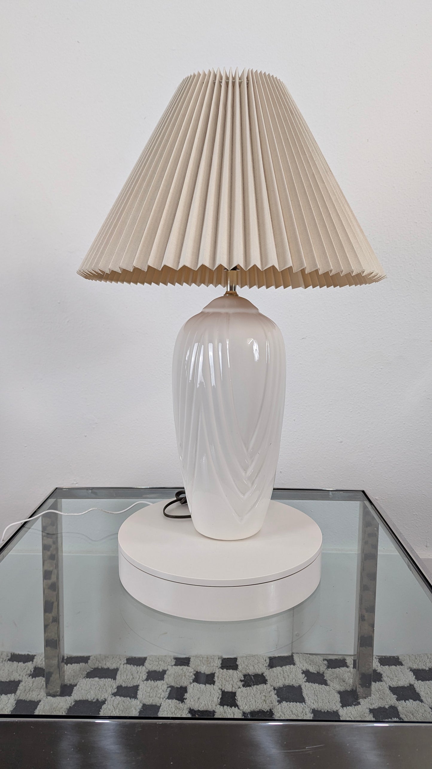 Vintage Postmodern Art Deco White Swirl Organic Wave Table Lamp