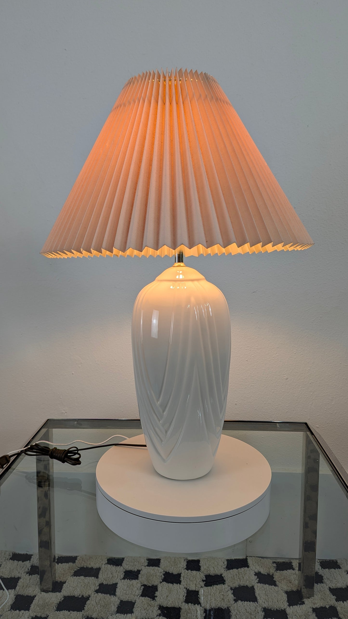 Vintage Postmodern Art Deco White Swirl Organic Wave Table Lamp