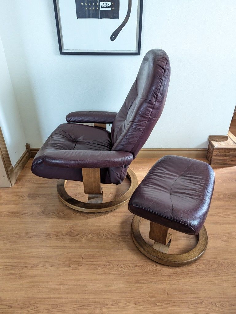 Ekornes Stressless Style Leather Lounge Chair Recliner & Ottoman by Lane