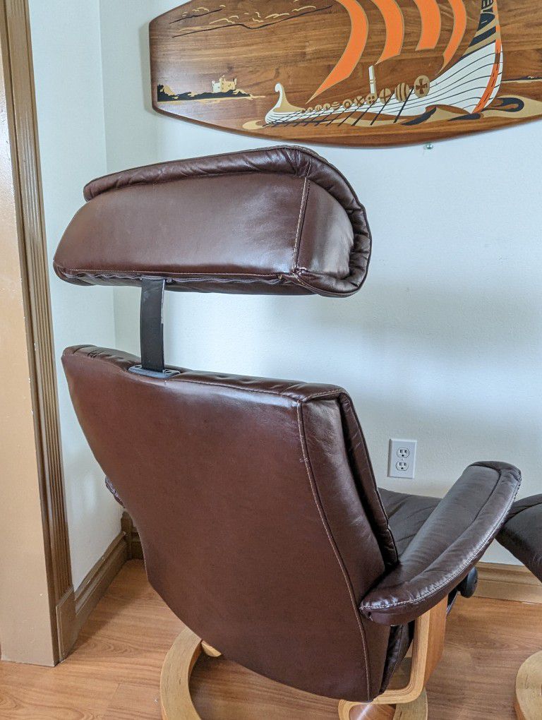 Vintage Ekornes Stressless Leather Lounge Chair Recliner & Ottoman