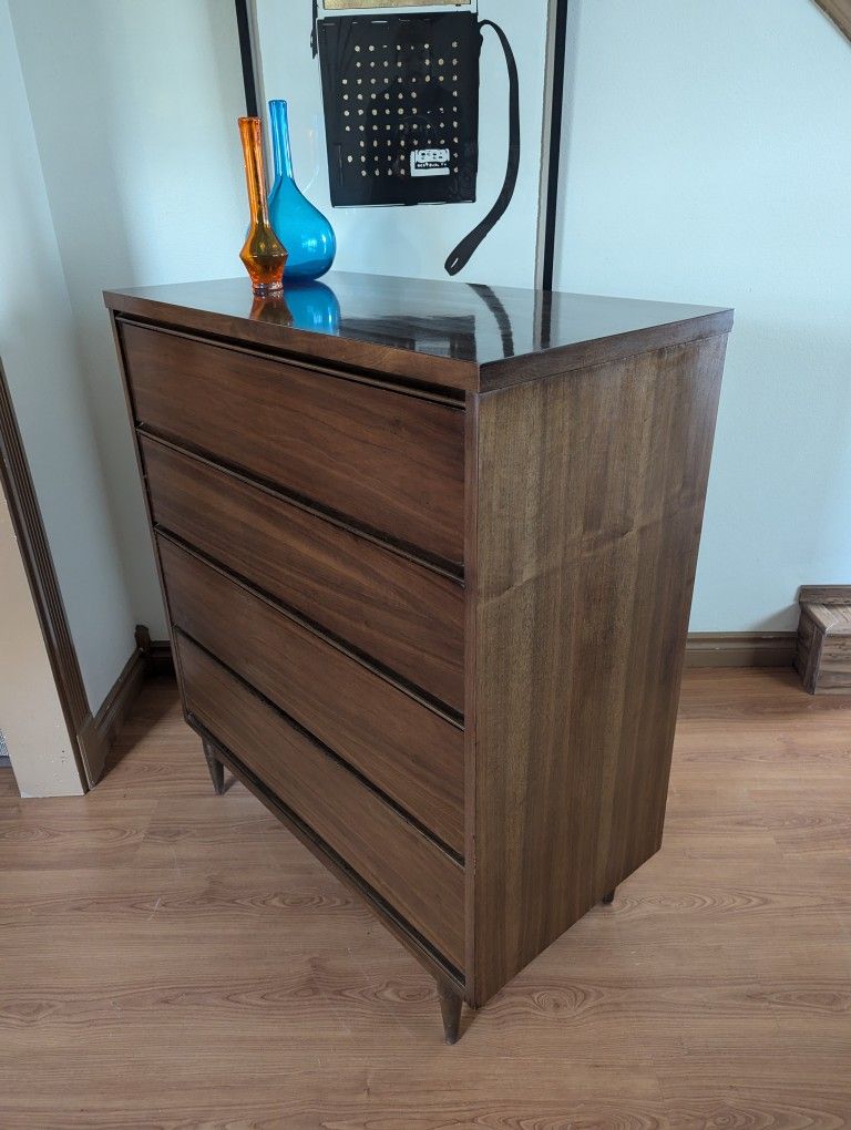 Mid Century Modern 4 Drawer Highboy Dresser by Broyhill