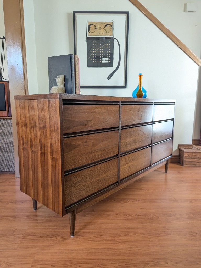 Mid Century Modern 9 Drawer Lowboy Dresser by Broyhill