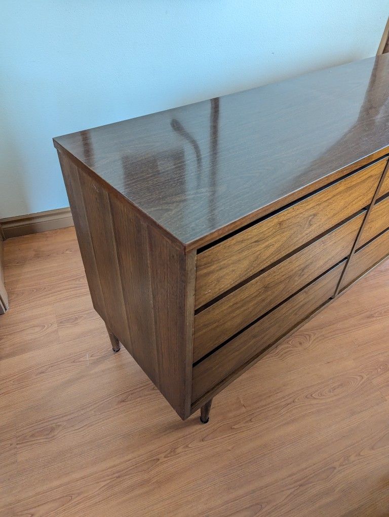 Mid Century Modern 9 Drawer Walnut Dresser by Bassett
