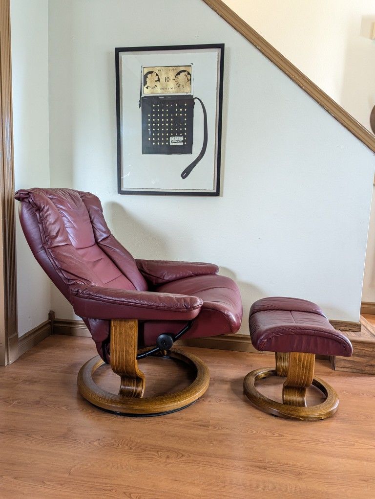 Large Ekornes Stressless Leather Lounge Chair Recliner & Ottoman