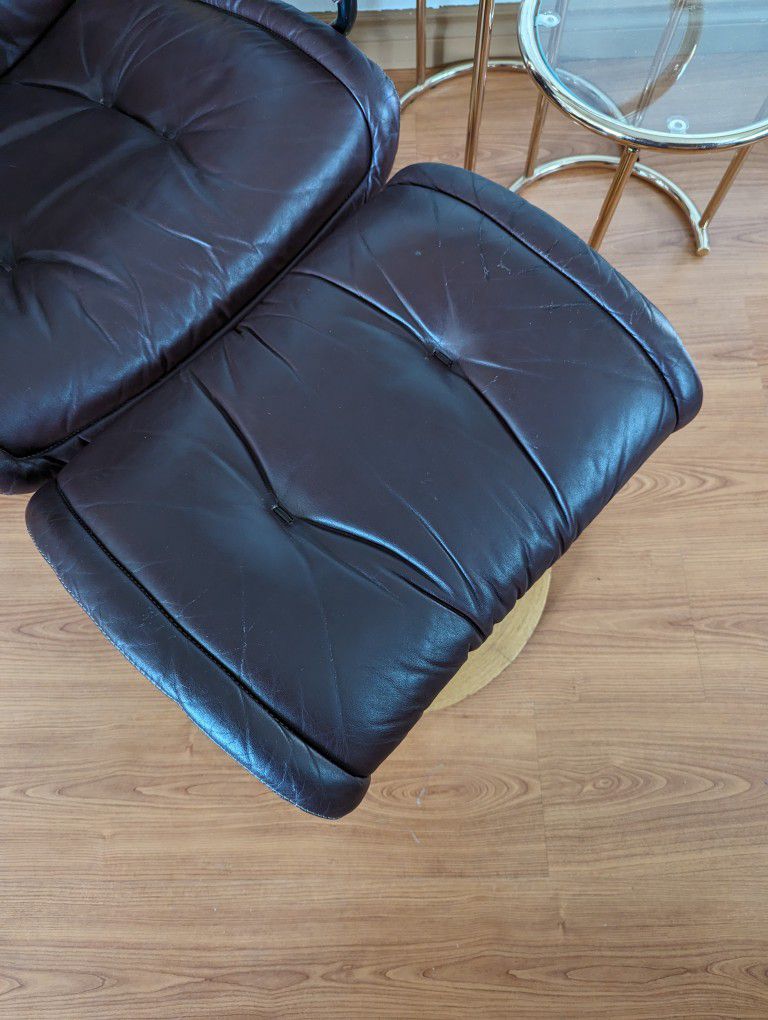 Vintage Ekornes Stressless Leather Lounge Chair Recliner & Ottoman