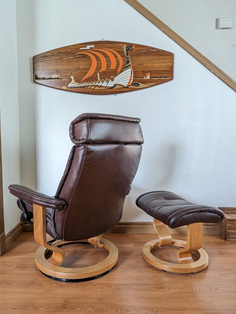 Vintage Ekornes Stressless Leather Lounge Chair Recliner & Ottoman