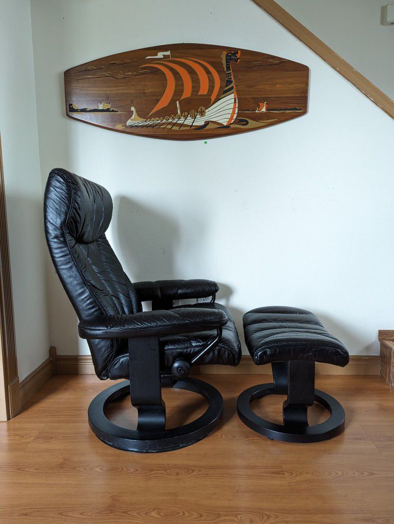 Ekornes Stressless Black Leather Lounge Chair Recliner & Ottoman