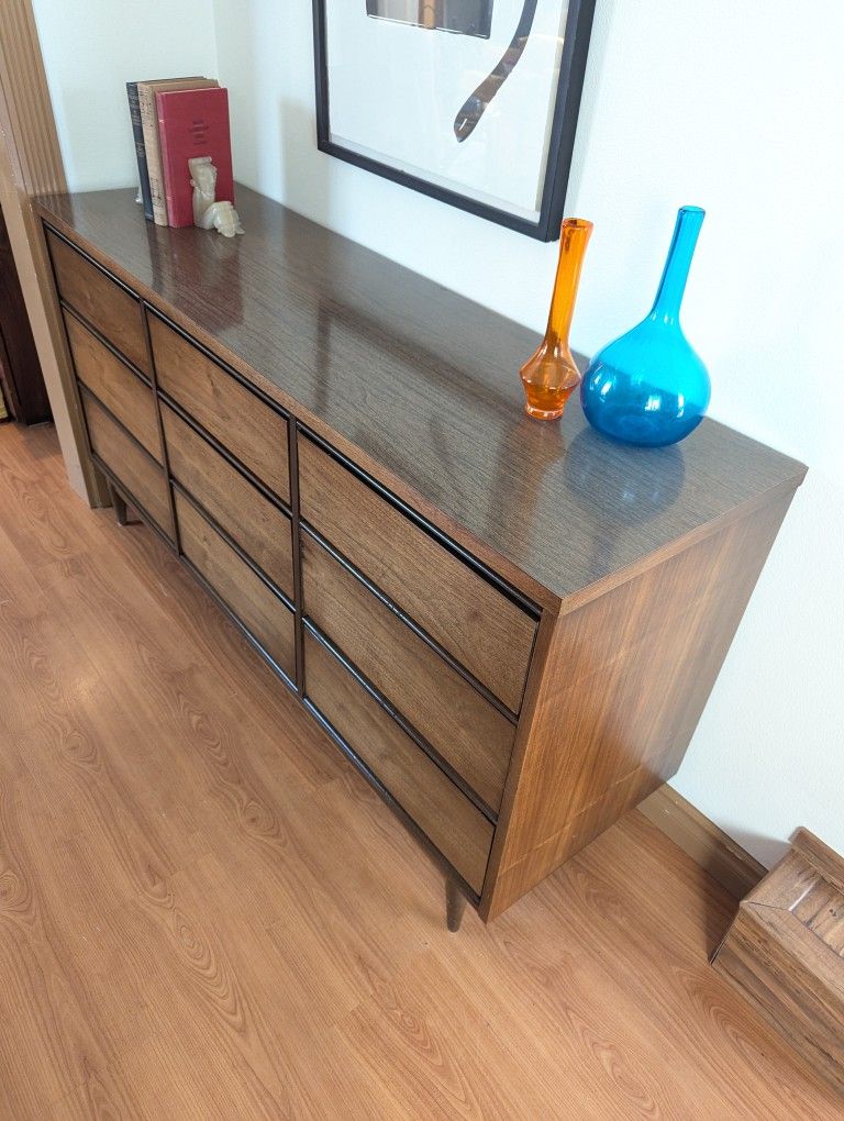 Mid Century Modern 9 Drawer Lowboy Dresser by Broyhill