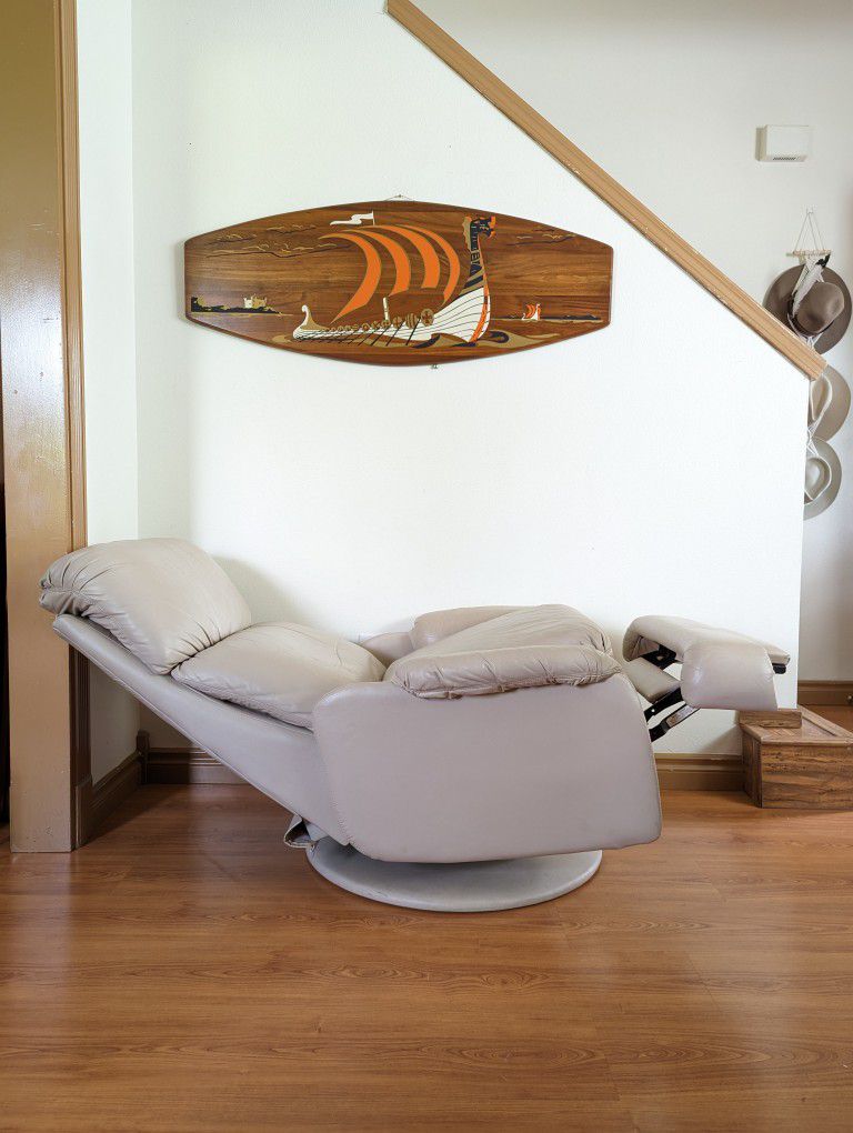 Modern Swivel, Rocker, Leather Lounge Chair Recliner by Barcalounger