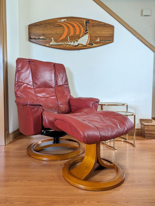 Large Ekornes Stressless Style Leather & Teak Lounge Chair Recliner & Ottoman by IMG of Norway